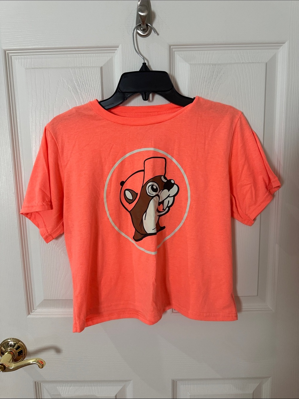 Set of two Buc-ee’s crop t shirts size medium